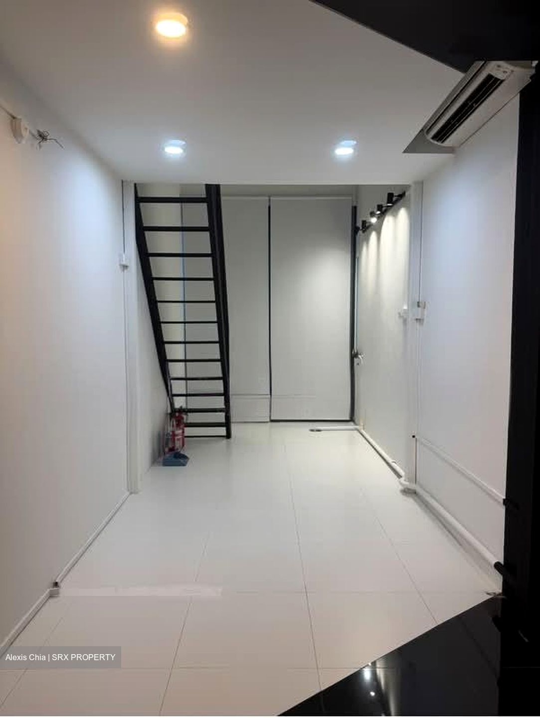 The Promenade@Pelikat (D19), Shop House #575419511